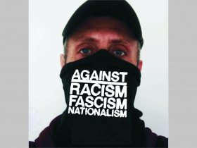 Against Racism Fascism Nationalism univerzálna elastická multifunkčná šatka vhodná na prekritie úst a nosa aj na turistiku pre chladenie krku v horúcom počasí